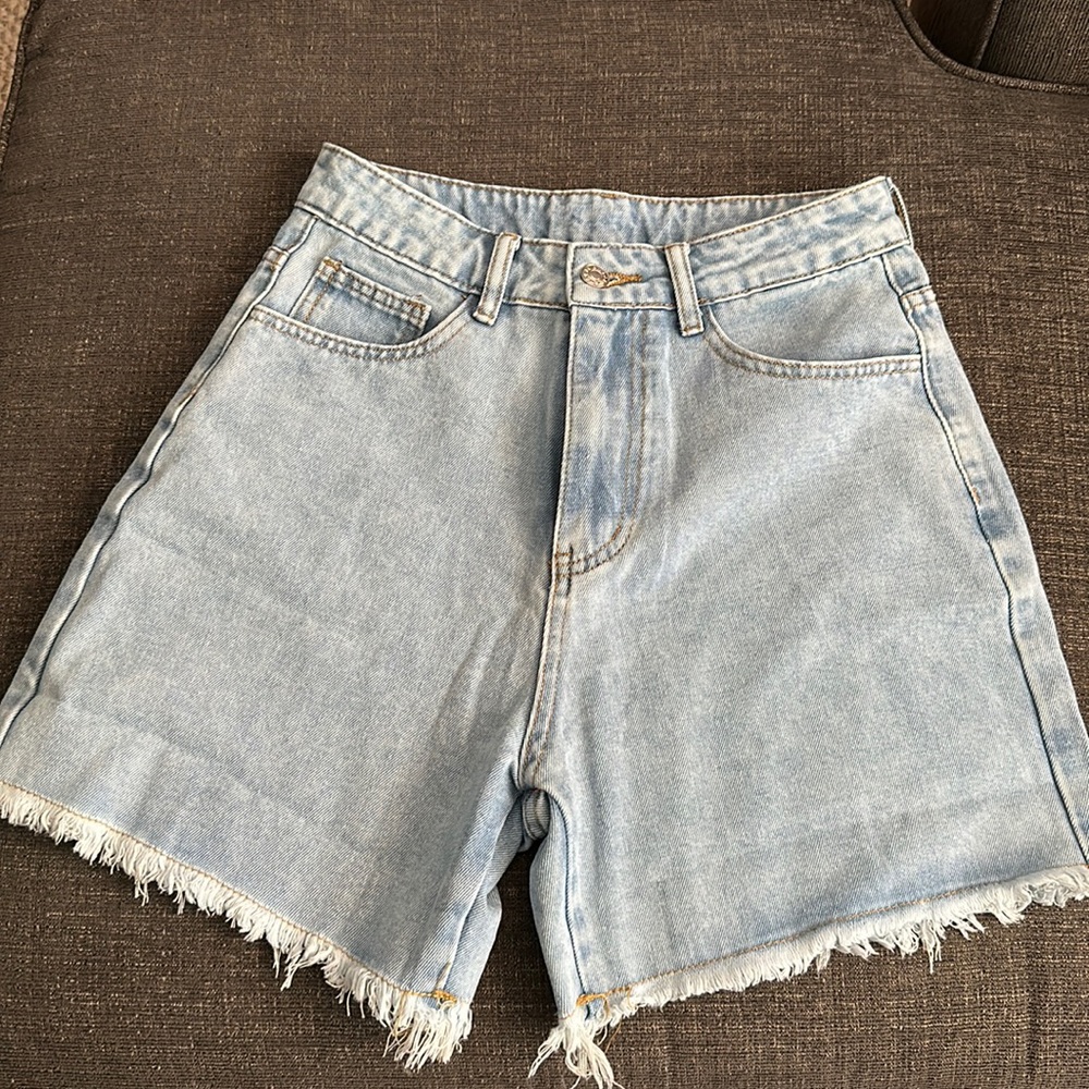 Mom Jean shorts size 4